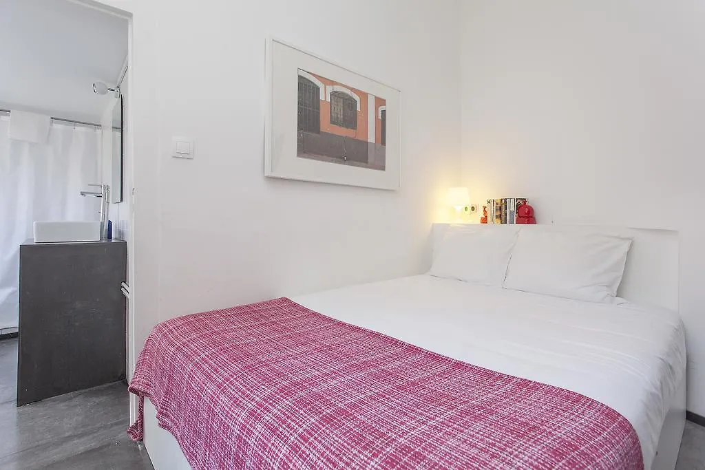 5 Sins Chiado Hostel Lisbon 0*,  Portugal